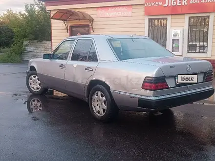 Mercedes-Benz E 200 1992 года за 800 000 тг. в Караганда – фото 8