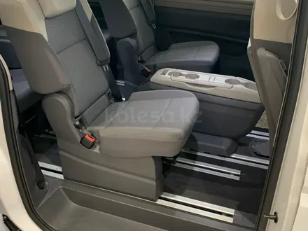 Volkswagen Multivan 2022 года за 43 500 000 тг. в Костанай – фото 12