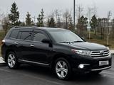 Toyota Highlander 2013 года за 10 900 000 тг. в Астана