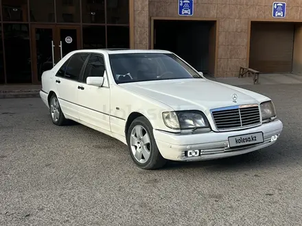 Mercedes-Benz S 320 1997 года за 2 950 000 тг. в Караганда