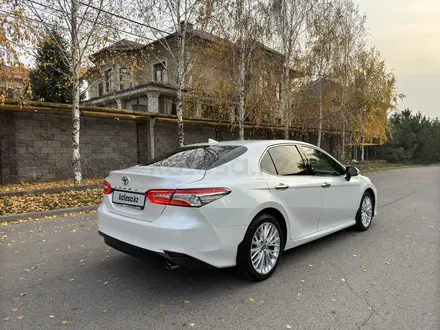 Toyota Camry 2019 года за 15 000 000 тг. в Алматы – фото 4