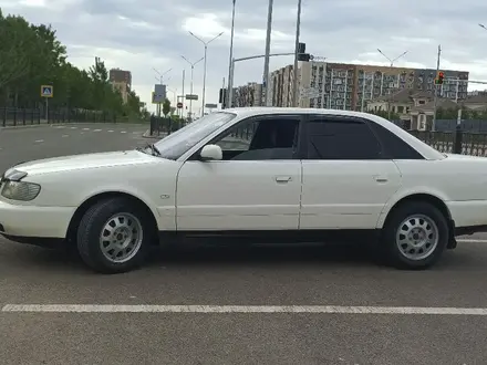 Audi A6 1995 года за 2 600 000 тг. в Астана – фото 2
