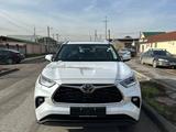 Toyota Highlander 2023 года за 32 400 000 тг. в Алматы – фото 3