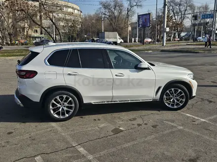 BMW X5 2022 года за 37 000 000 тг. в Алматы – фото 7