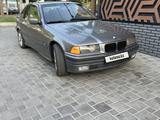 BMW 320 1994 годаүшін2 500 000 тг. в Алматы