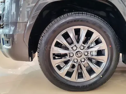 Toyota Land Cruiser Prestige 2025 года за 65 390 000 тг. в Астана – фото 8
