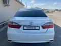 Toyota Camry 2015 года за 12 700 000 тг. в Актау – фото 4