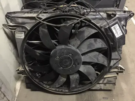 Основной вентилятор на Мерседес GL 550 W 164 за 1 000 тг. в Алматы
