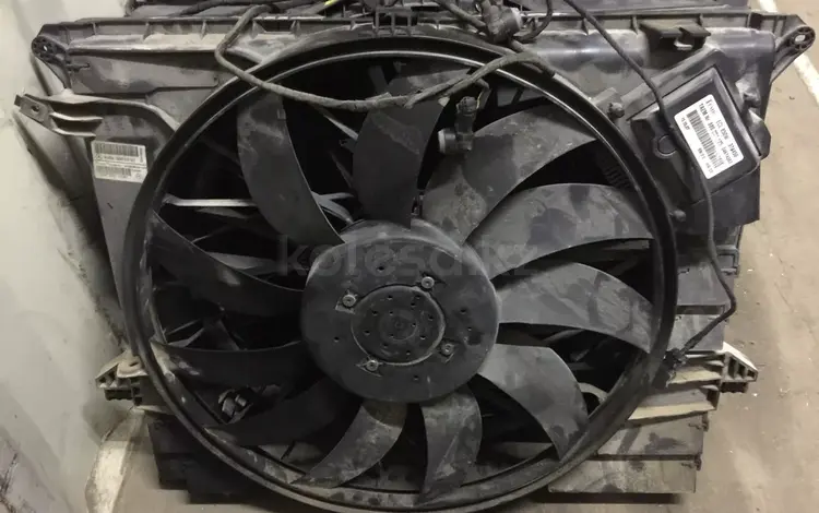 Основной вентилятор на Мерседес GL 550 W 164 за 1 000 тг. в Алматы