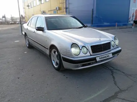 Mercedes-Benz E 420 1999 года за 3 800 000 тг. в Астана – фото 4