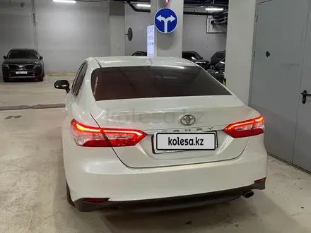 Toyota Camry 2019 года за 13 500 000 тг. в Астана – фото 4