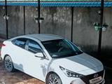 Hyundai Accent 2021 годаfor8 900 000 тг. в Шымкент