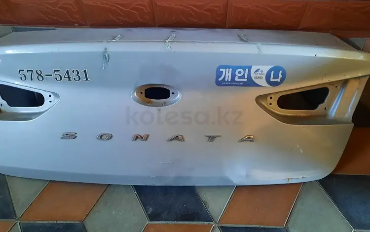 Крышка багажника Hyundai Sonata LF 2019 за 1 000 тг. в Астана