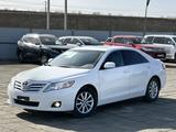 Toyota Camry 2010 года за 6 500 000 тг. в Атырау