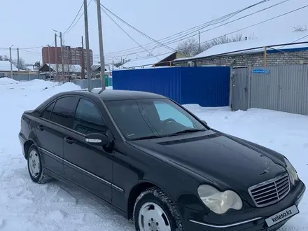 Mercedes-Benz C 180 2003 года за 2 800 000 тг. в Костанай