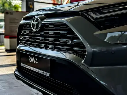 Toyota RAV4 Luxe 2025 года за 18 690 000 тг. в Усть-Каменогорск – фото 9