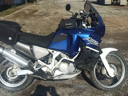 Honda  AFRICA TWIN 750 1999 года за 3 200 000 тг. в Усть-Каменогорск