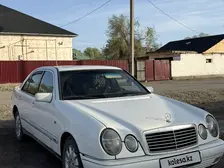 Mercedes-Benz E-Class, 1995