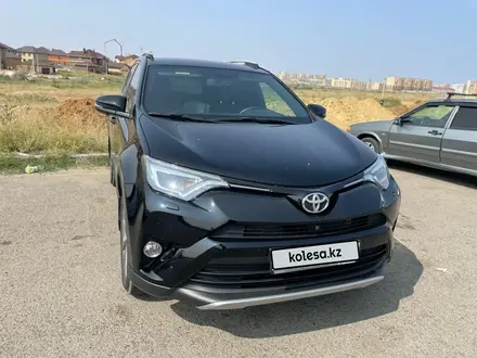 Toyota RAV4 2018 года за 15 000 000 тг. в Уральск – фото 4