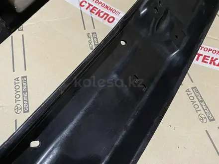 Держатель, планка, центр, кронштейн верх бампера 52521-60180 за 42 000 тг. в Шымкент – фото 3