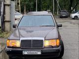 Mercedes-Benz E 220 1992 года за 1 400 000 тг. в Тараз – фото 4