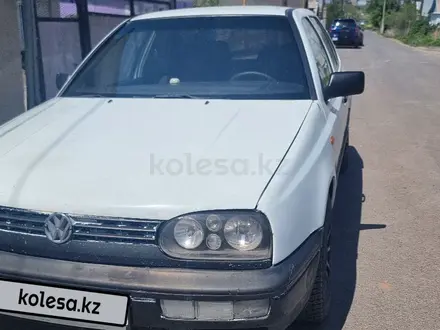 Volkswagen Golf 1996 года за 1 800 000 тг. в Караганда – фото 2