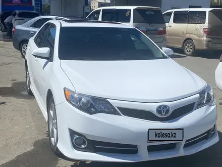 Toyota Camry 2014 года за 8 000 000 тг. в Атырау – фото 2