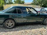 Mercedes-Benz E 200 1992 годаүшін2 200 000 тг. в Усть-Каменогорск – фото 5
