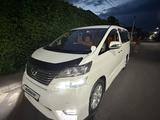 Toyota Vellfire 2010 года за 13 500 000 тг. в Алматы