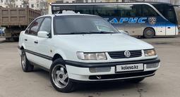 Volkswagen Passat 1993 года за 1 550 000 тг. в Астана