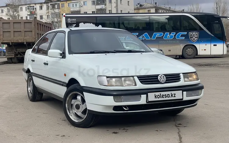 Volkswagen Passat 1993 года за 1 550 000 тг. в Астана