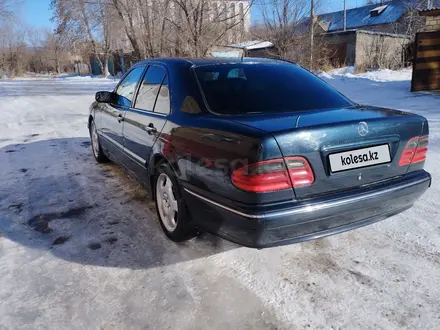 Mercedes-Benz E 280 2000 года за 4 300 000 тг. в Караганда – фото 2