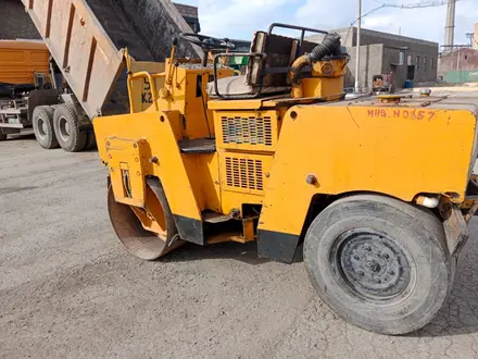 Bomag  BW 121 2000 года за 3 500 000 тг. в Темиртау – фото 3