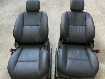 Передние сиденья с подогревом и обдувом на Мерседес W221 за 1 000 тг. в Алматы