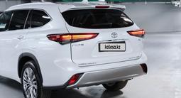 Toyota Highlander 2024 года за 24 500 000 тг. в Алматы – фото 2