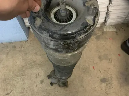 Пневмо подушка Мерседес Майбах 222 леволя сторона за 180 000 тг. в Алматы