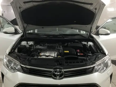 Toyota Camry 2014 года за 11 000 000 тг. в Актобе – фото 18