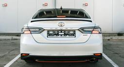 Toyota Camry 2021 года за 14 190 000 тг. в Актау – фото 4