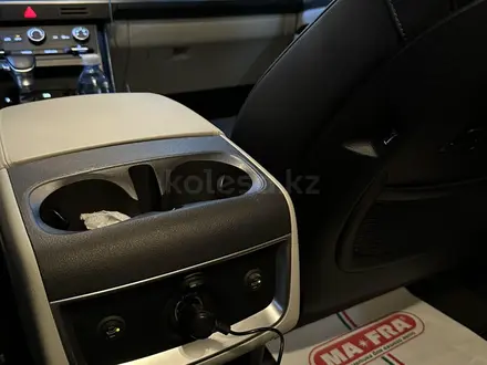 Kia Carnival 2021 года за 22 000 000 тг. в Алматы – фото 23