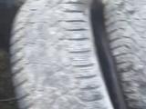 Комплекст шипованных зимних резин, покрышек за 100 000 тг. в Уральск