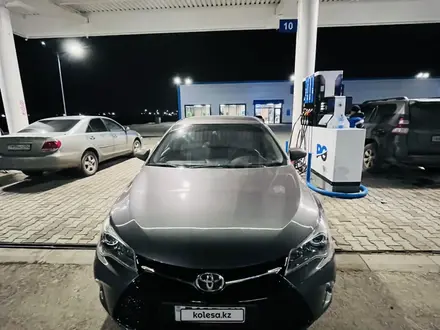 Toyota Camry 2015 года за 6 700 000 тг. в Атырау – фото 2