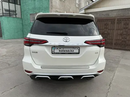 Toyota Fortuner 2022 года за 26 500 000 тг. в Тараз – фото 3