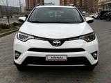 Toyota RAV4 2016 года за 9 200 000 тг. в Актау