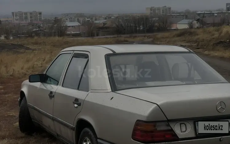 Mercedes-Benz E 260 1988 годаүшін1 200 000 тг. в Караганда