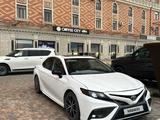 Toyota Camry 2022 годаfor14 000 000 тг. в Актау – фото 2