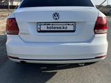 Volkswagen Polo 2016 года за 5 200 000 тг. в Атырау – фото 5