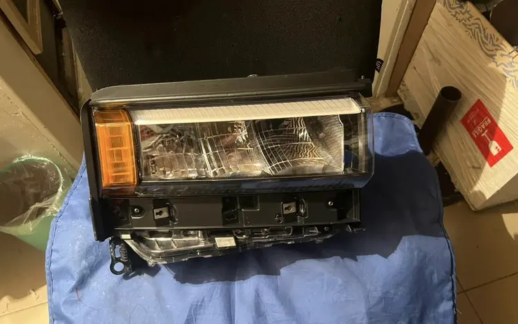 Фара правая Toyota Prado 250 led оригинал за 245 000 тг. в Астана