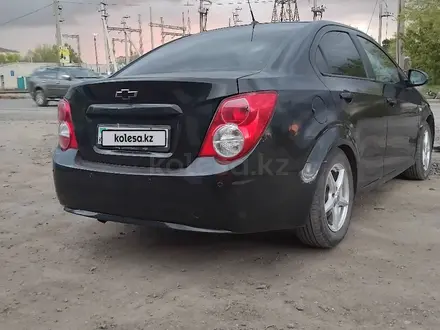 Chevrolet Aveo 2013 года за 3 100 000 тг. в Актобе – фото 4