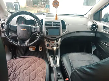 Chevrolet Aveo 2013 года за 3 100 000 тг. в Актобе – фото 8