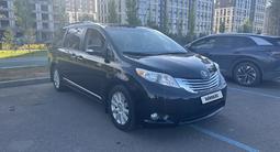 Toyota Sienna 2014 годаfor13 500 000 тг. в Астана